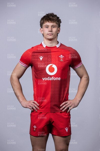 241125 - Wales Rugby Squad Portraits - Ellis Mee
