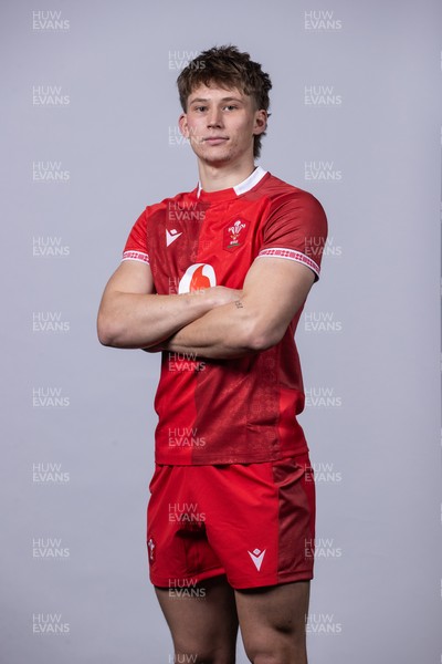 241125 - Wales Rugby Squad Portraits - Ellis Mee
