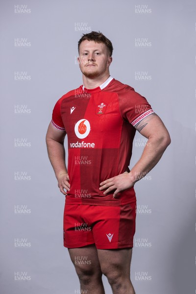 241125 - Wales Rugby Squad Portraits - Evan Lloyd