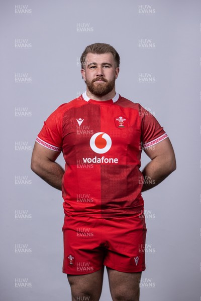 241125 - Wales Rugby Squad Portraits - Garyn Phillips
