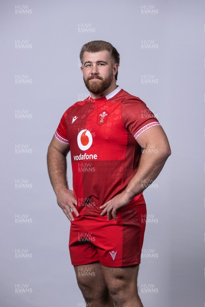 241125 - Wales Rugby Squad Portraits - Garyn Phillips