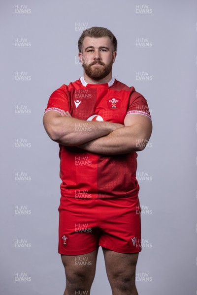241125 - Wales Rugby Squad Portraits - Garyn Phillips
