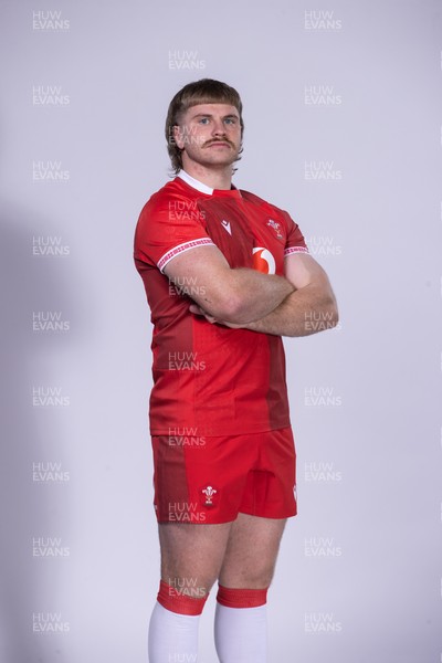 271025 - Wales Rugby Squad Portraits - Aaron Wainwright