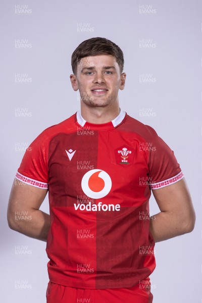 271025 - Wales Rugby Squad Portraits - Alex Mann
