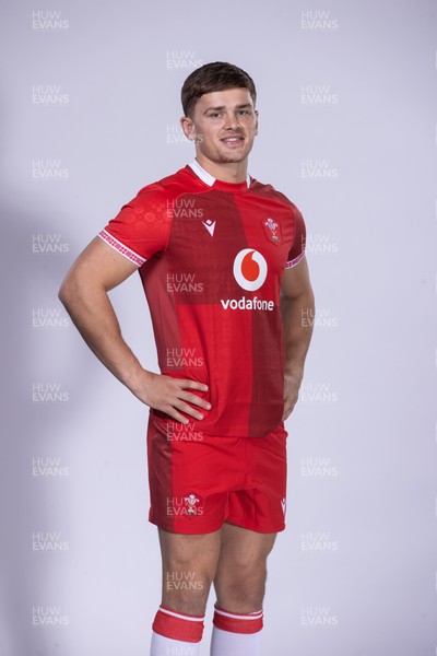 271025 - Wales Rugby Squad Portraits - Alex Mann