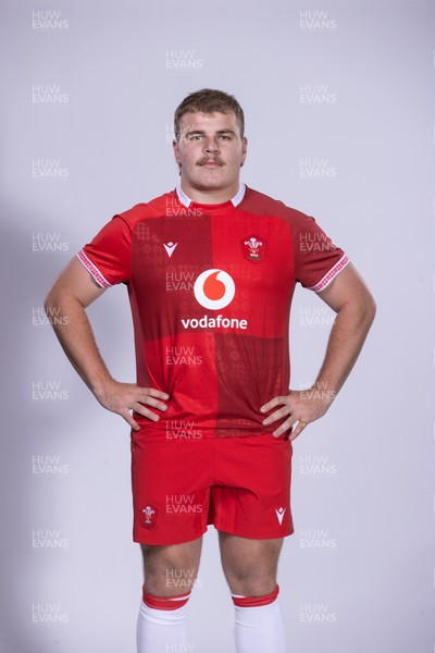 271025 - Wales Rugby Squad Portraits - Archie Griffin