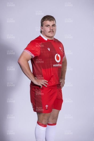 271025 - Wales Rugby Squad Portraits - Archie Griffin