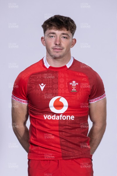 271025 - Wales Rugby Squad Portraits - Dan Edwards