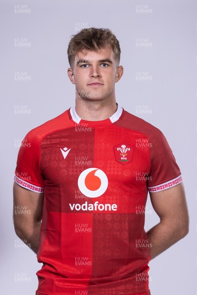 271025 - Wales Rugby Squad Portraits - James Fender