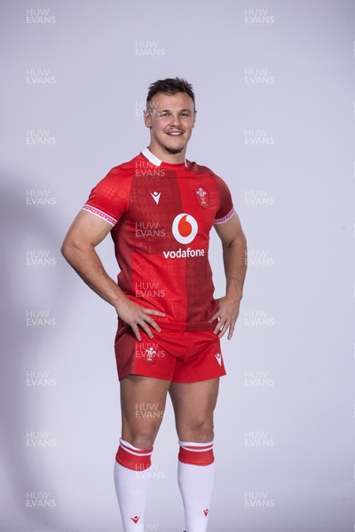 271025 - Wales Rugby Squad Headshots - 