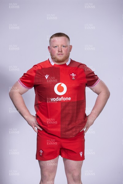 271025 - Wales Rugby Squad Portraits - Keiron Assiratti