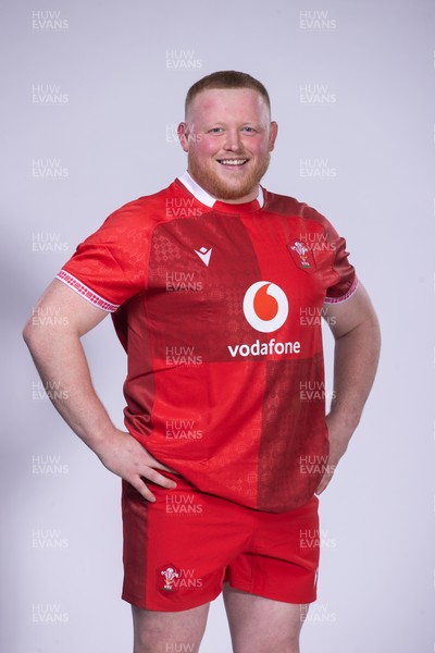 271025 - Wales Rugby Squad Portraits - Keiron Assiratti