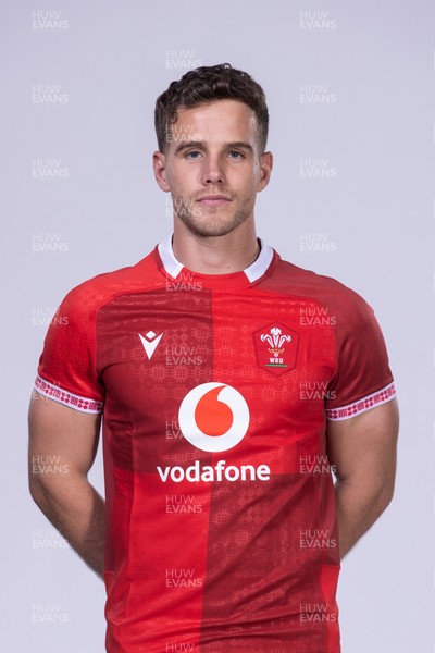 271025 - Wales Rugby Squad Portraits - Kieran Hardy