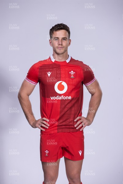 271025 - Wales Rugby Squad Portraits - Kieran Hardy