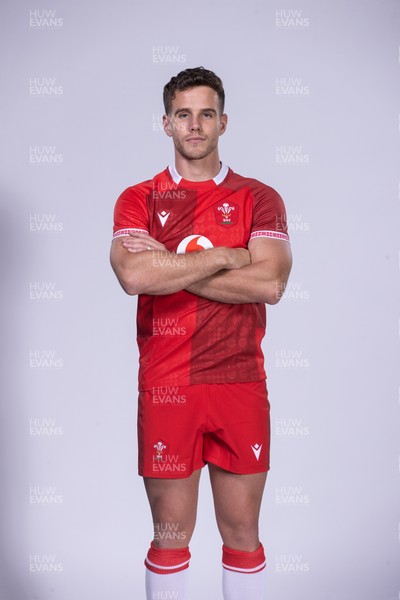 271025 - Wales Rugby Squad Portraits - Kieran Hardy