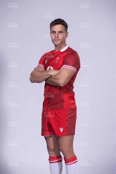271025 - Wales Rugby Squad Portraits - Kieran Hardy
