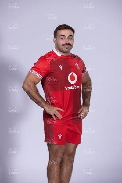 271025 - Wales Rugby Squad Portraits - Liam Belcher