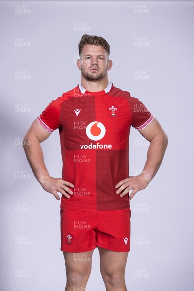 271025 - Wales Rugby Squad Portraits - Olly Cracknell