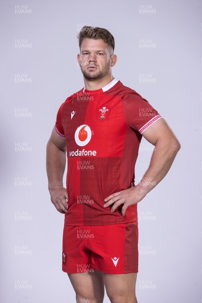 271025 - Wales Rugby Squad Portraits - Olly Cracknell