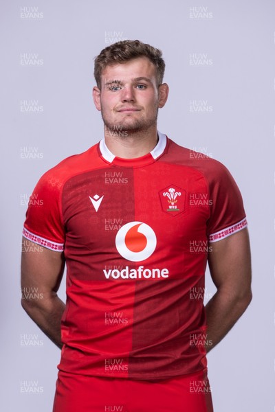 281025 - Wales Rugby Squad Portraits - Taine Plumtree