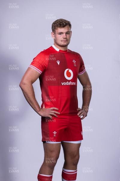 281025 - Wales Rugby Squad Portraits - Taine Plumtree
