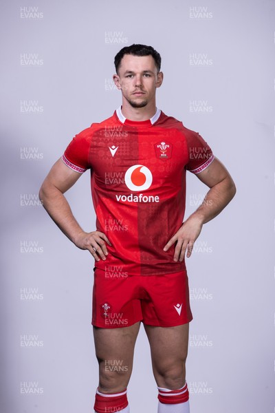 281025 - Wales Rugby Squad Portraits - Tom Rogers
