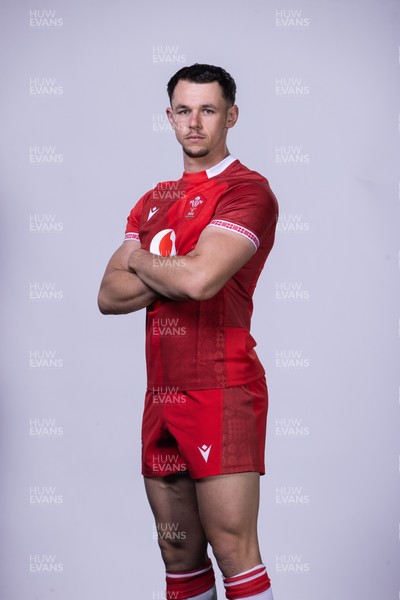 281025 - Wales Rugby Squad Portraits - Tom Rogers