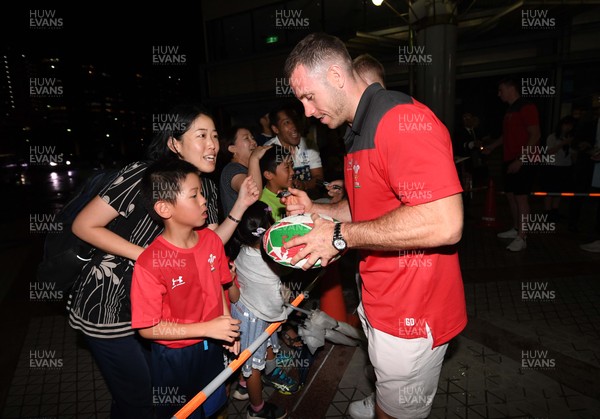 011019 - Wales Rugby Welcome to Otsu -  Gareth Davies meets locals