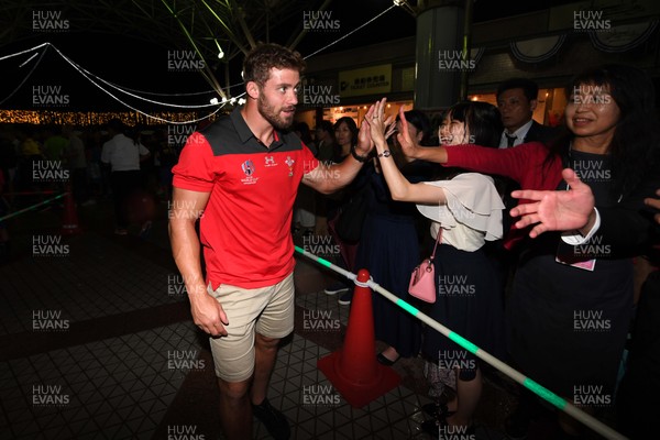 011019 - Wales Rugby Welcome to Otsu -  Leigh Halfpenny meets locals