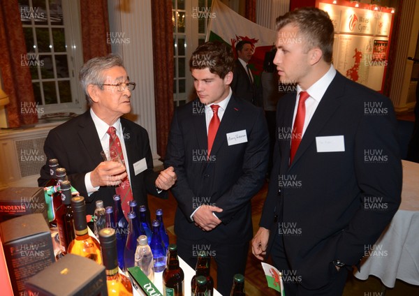 120613 - Wales Rugby Squad Visit British Embassy in Tokyo -Harry Robinson and Tom Prydie