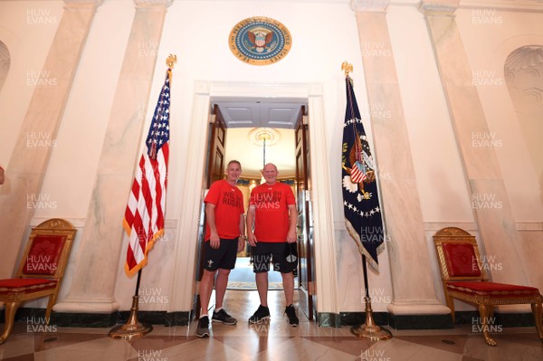 010618 - Wales Rugby Squad Visit The White House - Rob Howley and Neil Jenkins during a tour of The White House