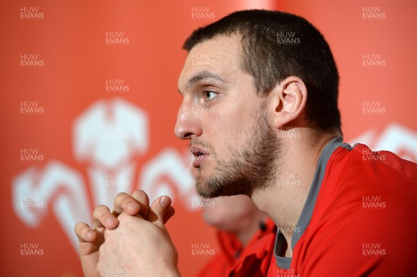 040214 - Wales Rugby Team Announcement -Sam Warburton talks to media