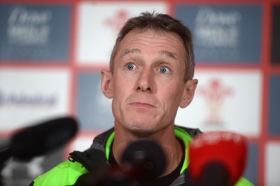 041114 - Wales Rugby Team Announcement -Wales coach Rob Howley talks to media