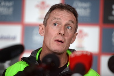 041114 - Wales Rugby Team Announcement -Wales coach Rob Howley talks to media