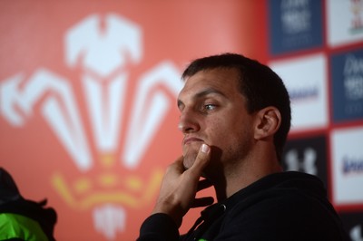 041114 - Wales Rugby Team Announcement -Wales captain Sam Warburton talks to media