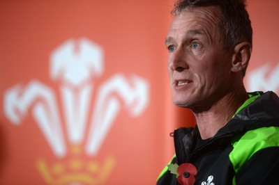 041114 - Wales Rugby Team Announcement -Wales coach Rob Howley talks to media