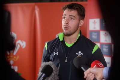 041114 - Wales Rugby Team Announcement -Rhys Webb talks to media