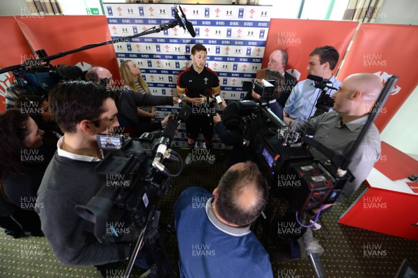 150316 - Wales Rugby Team Announcement -Hallam Amos talks to media