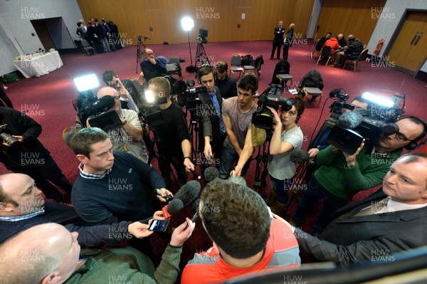 190214 - Wales Rugby Team Announcement -George North talks to reporters