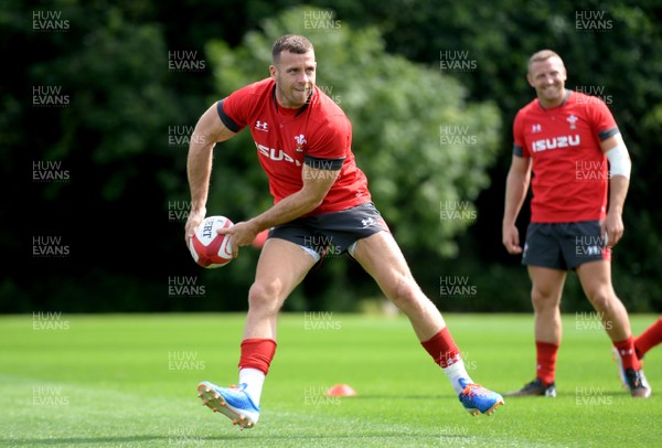 150819 - Wales Rugby Team Announcement and Training - Gareth Davies during training