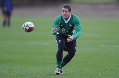 17.11.09 - Wales Rugby Training - Shane Williams during training. 