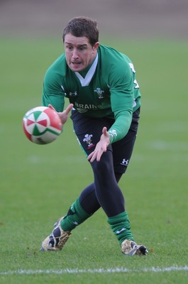 17.11.09 - Wales Rugby Training - Shane Williams during training. 