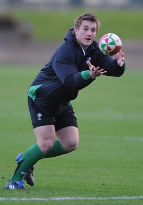 17.11.09 - Wales Rugby Training - Jonathan Davies during training. 
