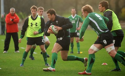 17.11.09 - Wales Rugby Training - Jamie Roberts during training. 