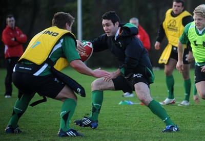 17.11.09 - Wales Rugby Training - Stephen Jones during training. 