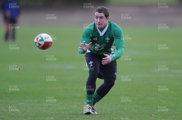 17.11.09 - Wales Rugby Training - Shane Williams during training. 