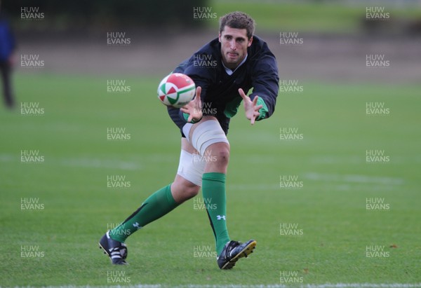 17.11.09 - Wales Rugby Training - Luke Charteris during training. 