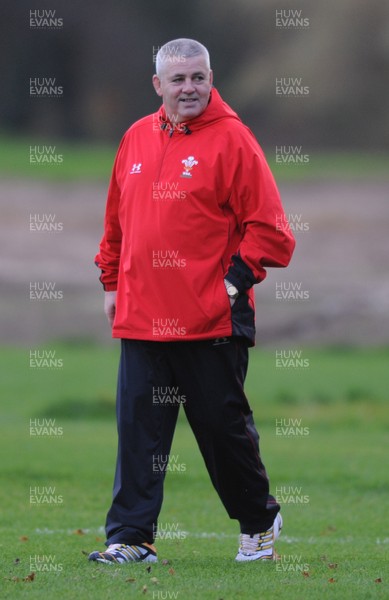 17.11.09 - Wales Rugby Training - Warren Gatland during training. 