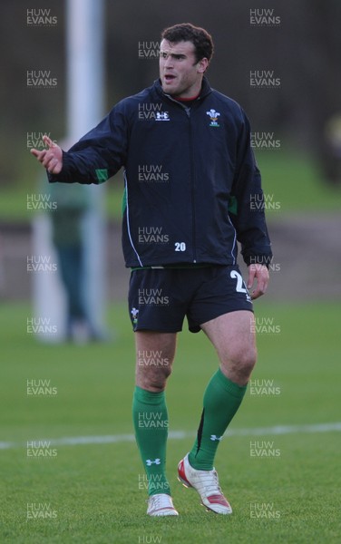17.11.09 - Wales Rugby Training - Jamie Roberts during training. 