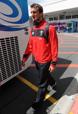 Wales Rugby Team Arrive in Auckland 091011